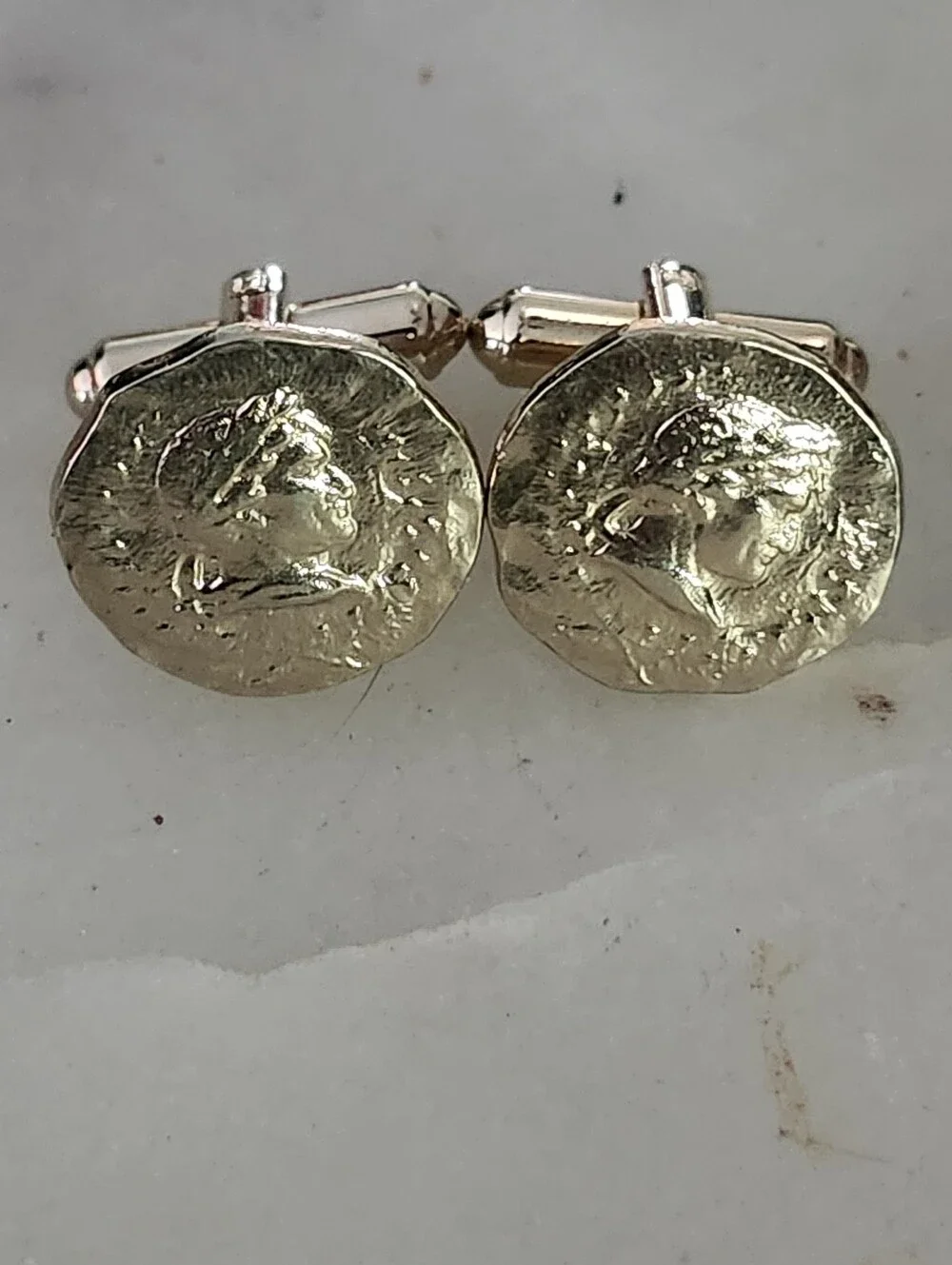 Vtg Hickok Gold Tone Coin-Style Cufflinks - Men’s Classic Accessory